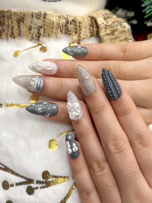 Silver Winter Stars Press On Nails | Elegant Winter Flower Nail Art | Grey Glitter Winter Nails | Frosty Holiday Press Ons | OC251EC