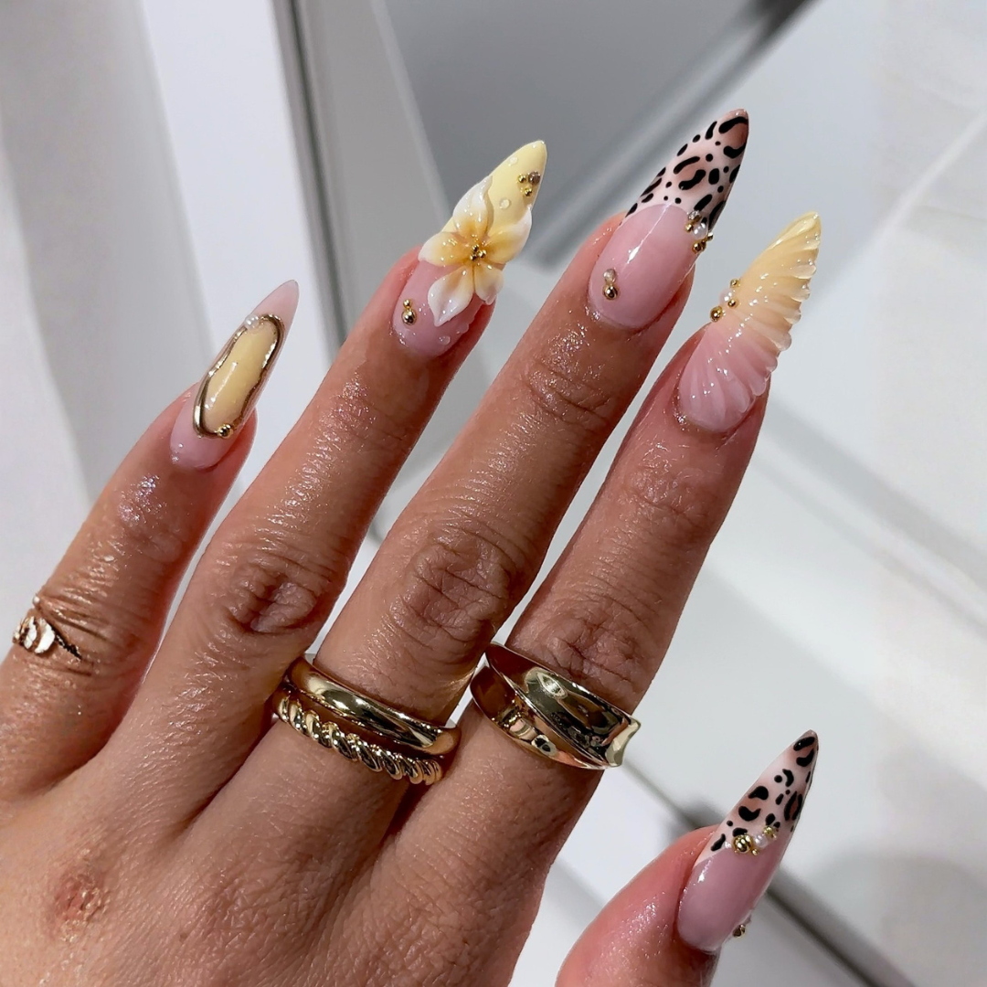Blooming Tips Press-On Nails - Aninail