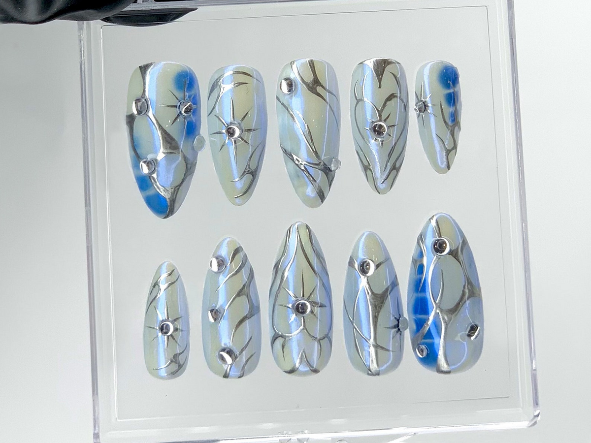 Elegant Blue Marble Press On Nails | Hand-Painted 3D Silver Patterns And Crystals Fake Nails | Rhinestone Nails | Y2k Nail Art | OC557YL