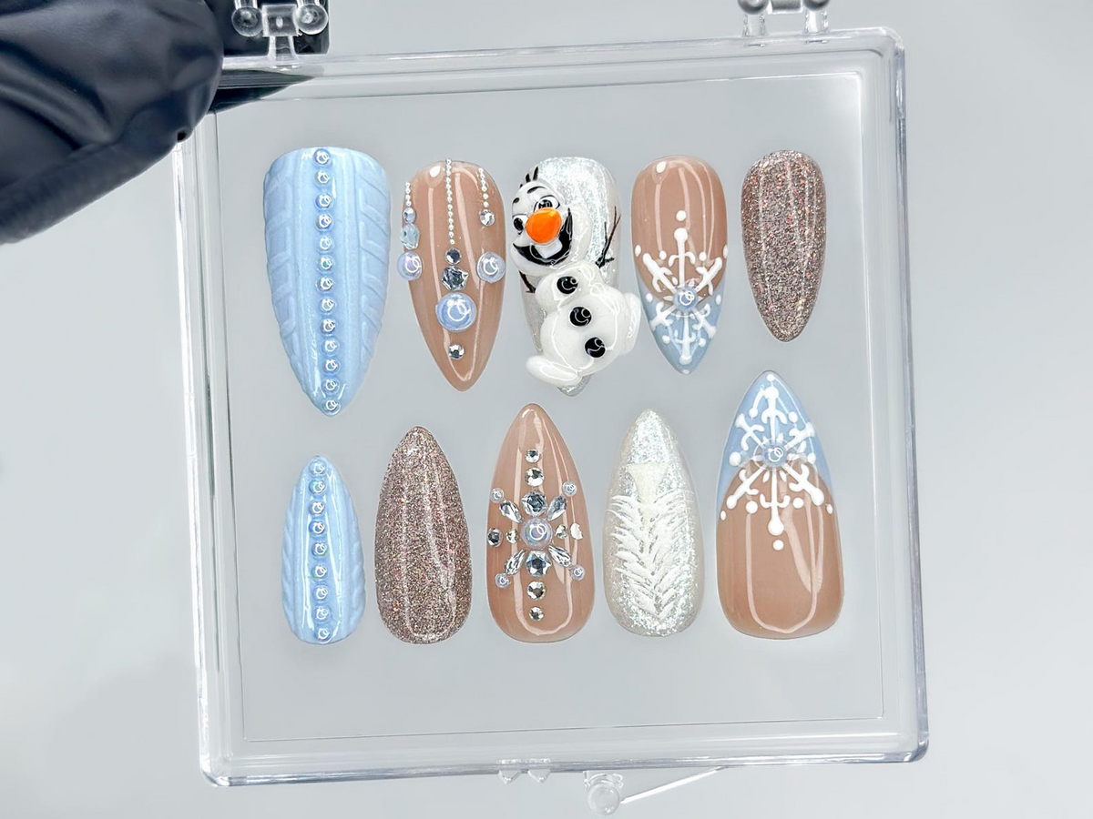 Frosty Snowman Winter Press On Nails | 3D Snowman Christmas Nail Art | 3D Snowman Accent | Crystal Nude Winter Nails | OB1214EC
