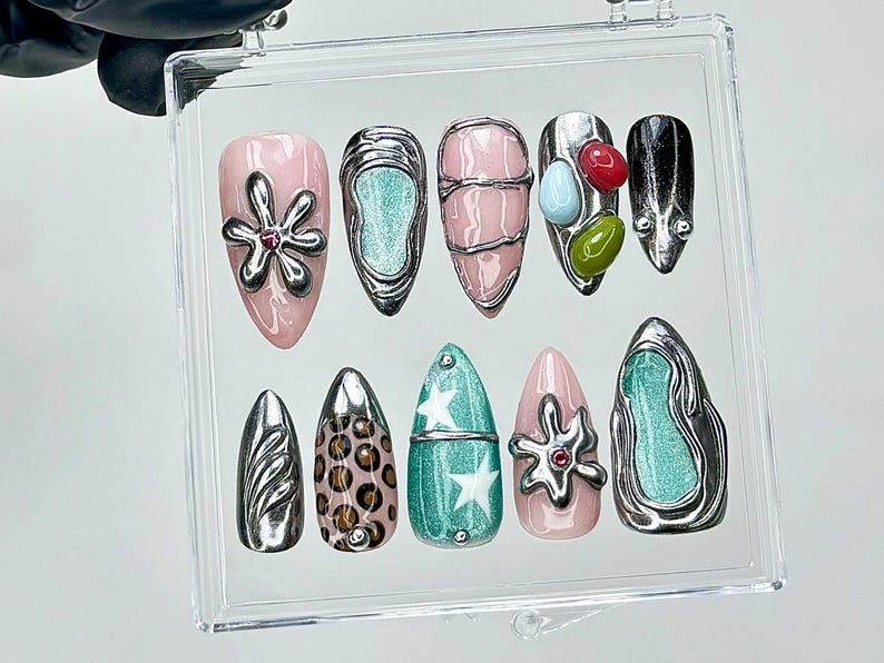 Chrome Abstract Press On Nails | Y2K Futuristic Jellybean Fake nails | Star & Flower Art Nail Art | Futuristic Y2K Chrome Nails | OB941YK