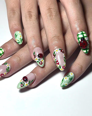 Cottagecore Daisy Ladybug Nails | Spring Gingham Press On Nails | Cute Picnic Nail Art | Green and White Nails | Floral Fake Nails| OC1317IC