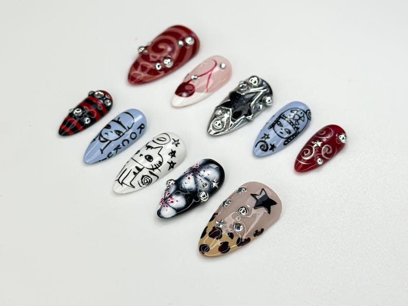 Grunge Cartoon Style Press On Nails | Red & Blue Mismatch Nails | Handpainted Edgy Punk Art | Funky Cartoon Press Ons| Handmade Nail|OC977HC
