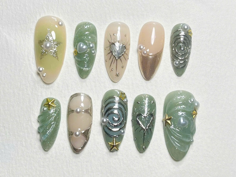 Luxury Press On Nails with Stars and Pearls | Chic and Shimmering | Custom Faux Nail Set | Perfect for Special Occasions |OC185S