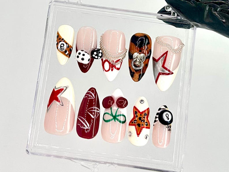Leopard and Chain Accent Press On Nails | Gaming Themed Nail Art | Stylish Red Star Fake Nails | Leopard Print Accent Press Ons | OC726YC