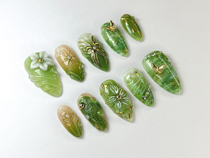 Hand-Painted Forest Green Press On Nails | Botanical Nail Design | Green Nature-Inspired Nails | Green Nature-Inspired Nails | OB705HK