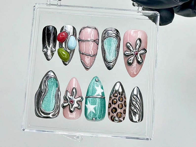 Chrome Abstract Press On Nails | Y2K Futuristic Jellybean Fake nails | Star & Flower Art Nail Art | Futuristic Y2K Chrome Nails | OB941YK