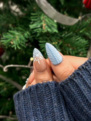 Frosty Snowman Winter Press On Nails | 3D Snowman Christmas Nail Art | 3D Snowman Accent | Crystal Nude Winter Nails | OB1214EC