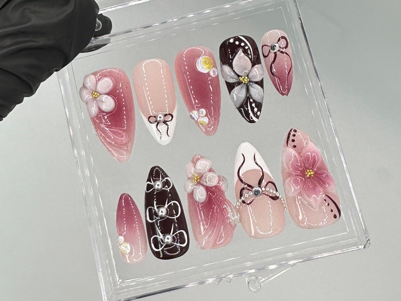 Elegant Pink & Burgundy Floral Short Press On Nails | Luxury Bridal Fake Nails | Gradient Pink Nail Art | Burgundy False Nails | OC707YG