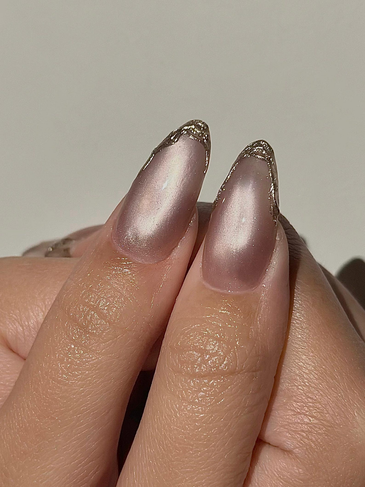 Luxury Cat Eye Press On Nails, Luxury Gold Foil Trim Fake Nails, Elegant Nude Shimmer Nails for Wedding and Formal Events, OC1293HC