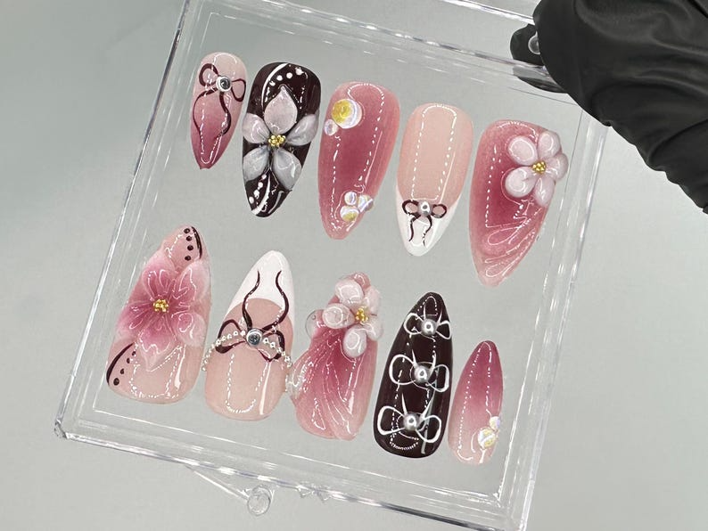 Elegant Pink & Burgundy Floral Short Press On Nails | Luxury Bridal Fake Nails | Gradient Pink Nail Art | Burgundy False Nails | OC707YG