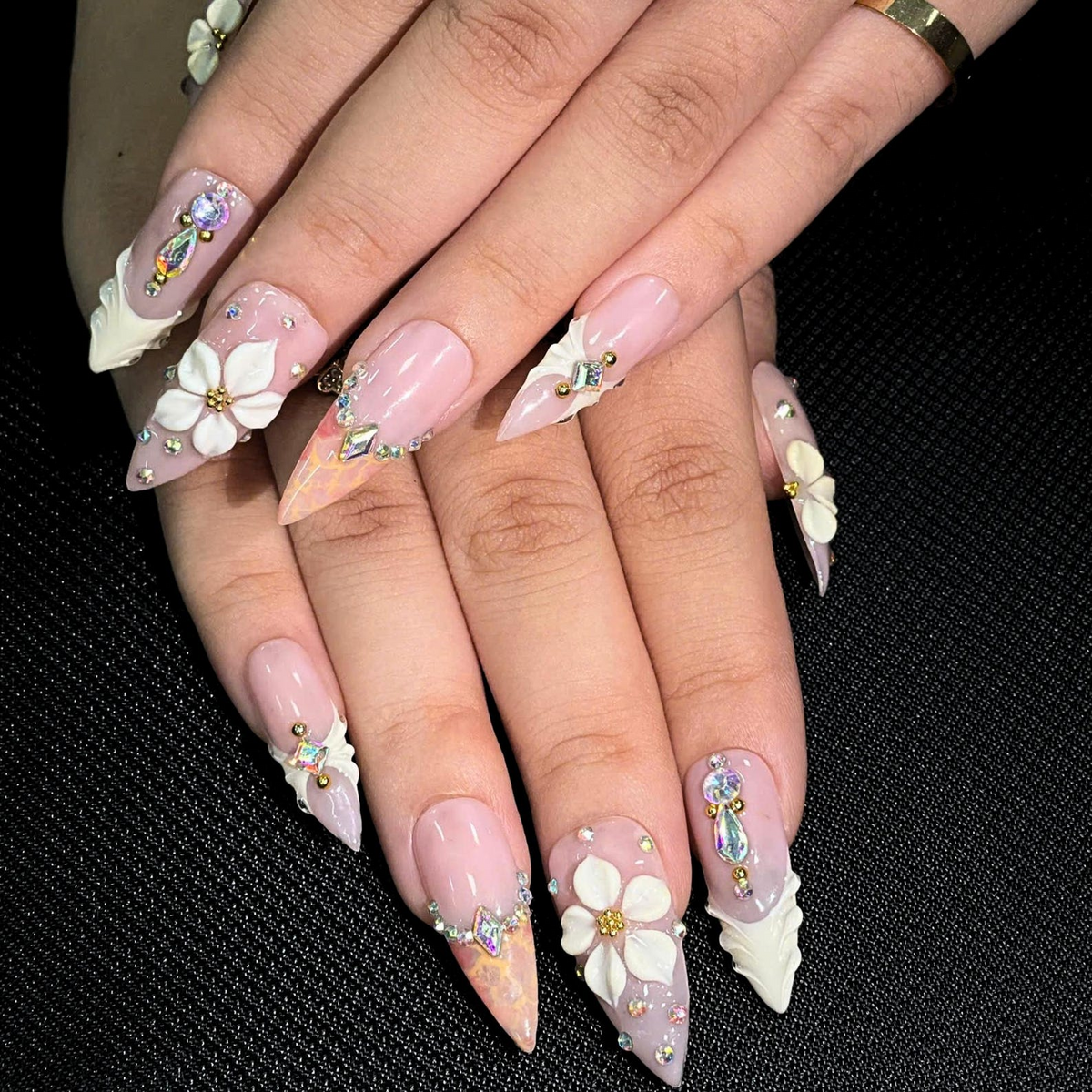 Blush Pink Floral Press On Nails, 3D Flower Nails, Elegant Bridal Nails, Luxury Nude Nails, Pearl Rhinestone Nails, OB1380U