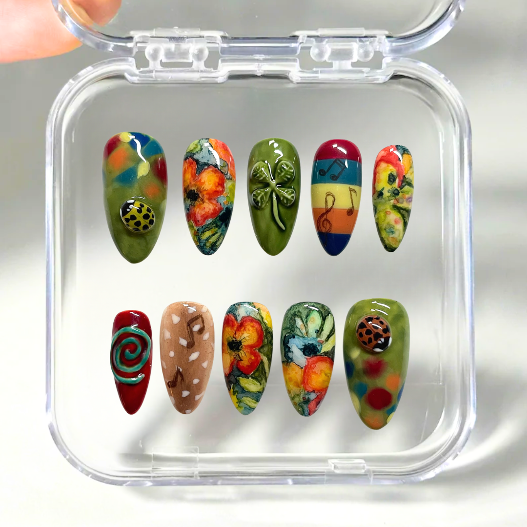 Clover Bloom Floral Press-On Nails - Aninail