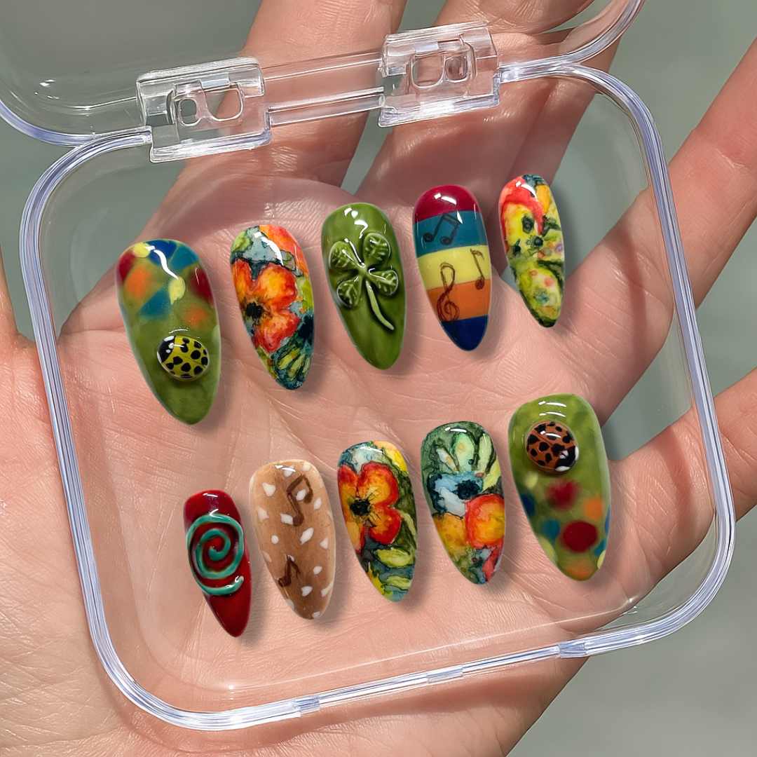 Clover Bloom Floral Press-On Nails - Aninail