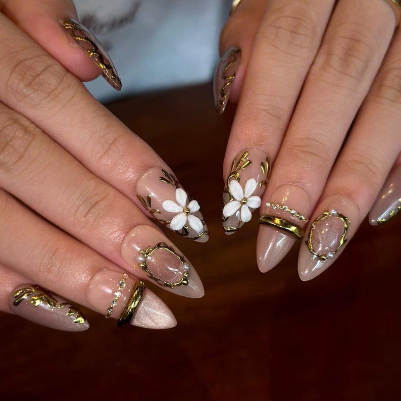 Vintage Floral Press On Nails with 3D Flower | Antique Gold Jewelry Nail Art | Elegant Nude Handmade Nails | OB519UA