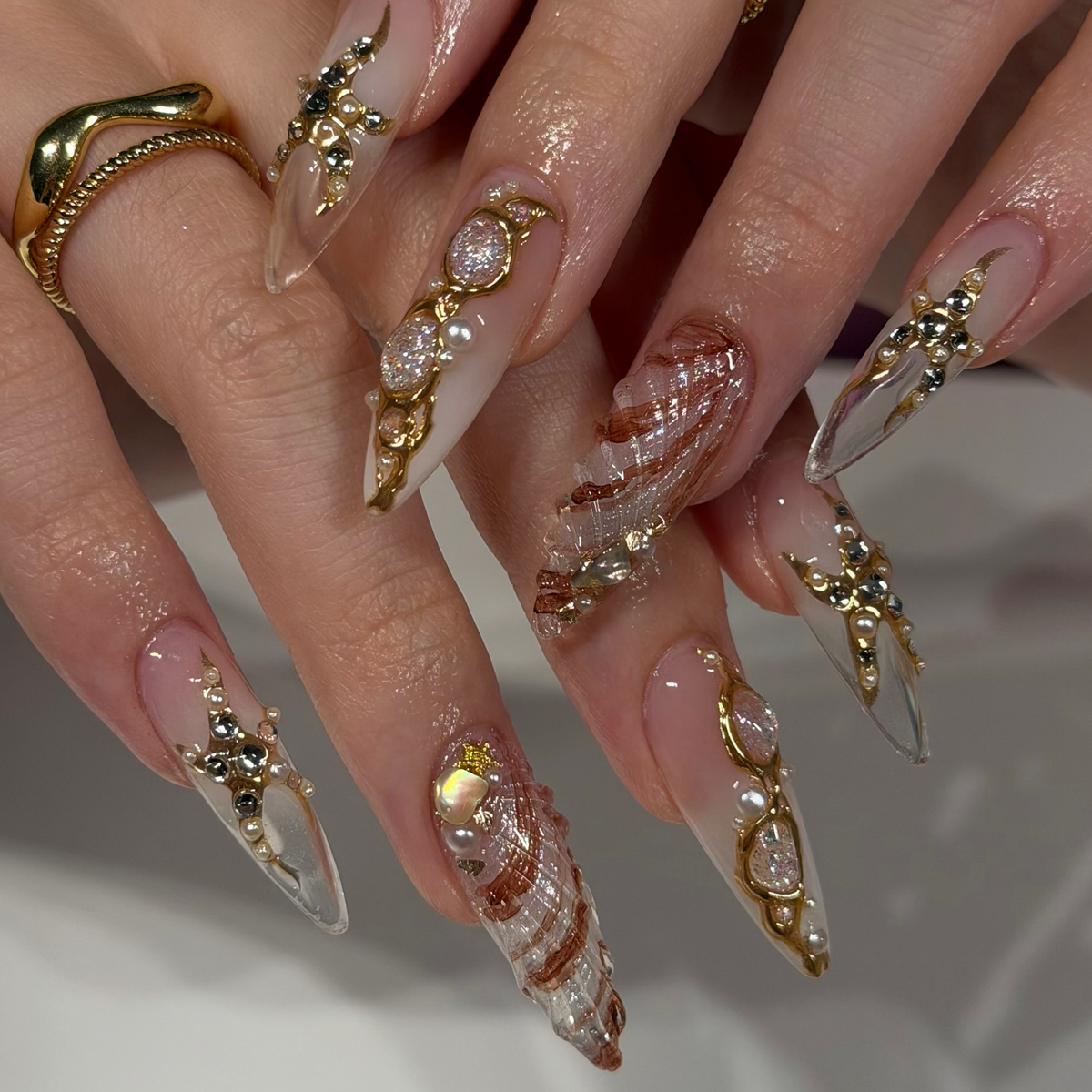 Beach Vacation Press On Nails – Luxury Gold Pearl Seashell Stiletto Fake Nails | OB123LC