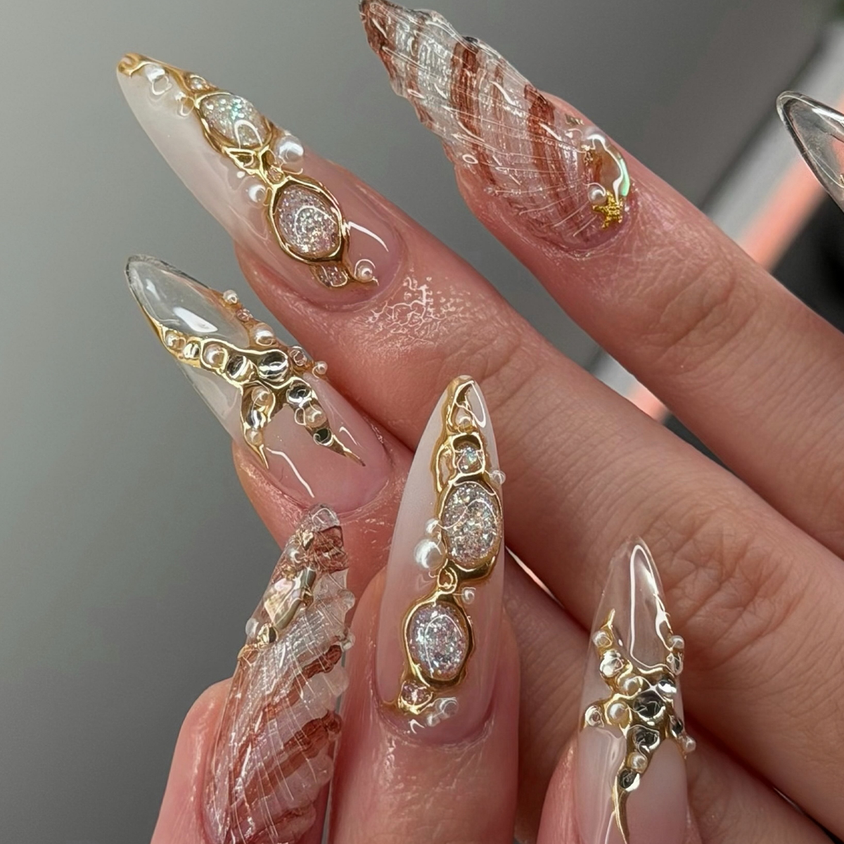Beach Vacation Press On Nails – Luxury Gold Pearl Seashell Stiletto Fake Nails | OB123LC