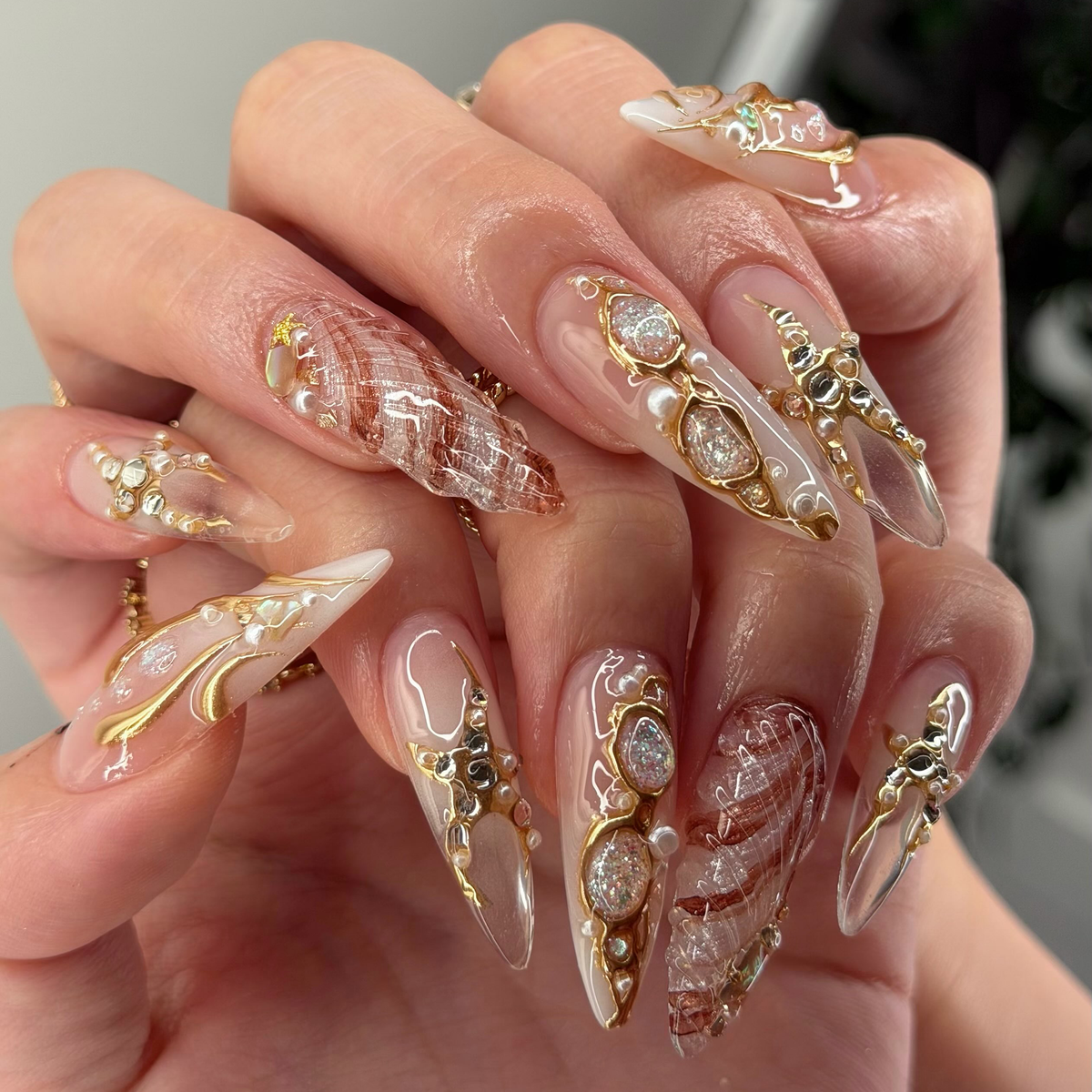 Beach Vacation Press On Nails – Luxury Gold Pearl Seashell Stiletto Fake Nails | OB123LC
