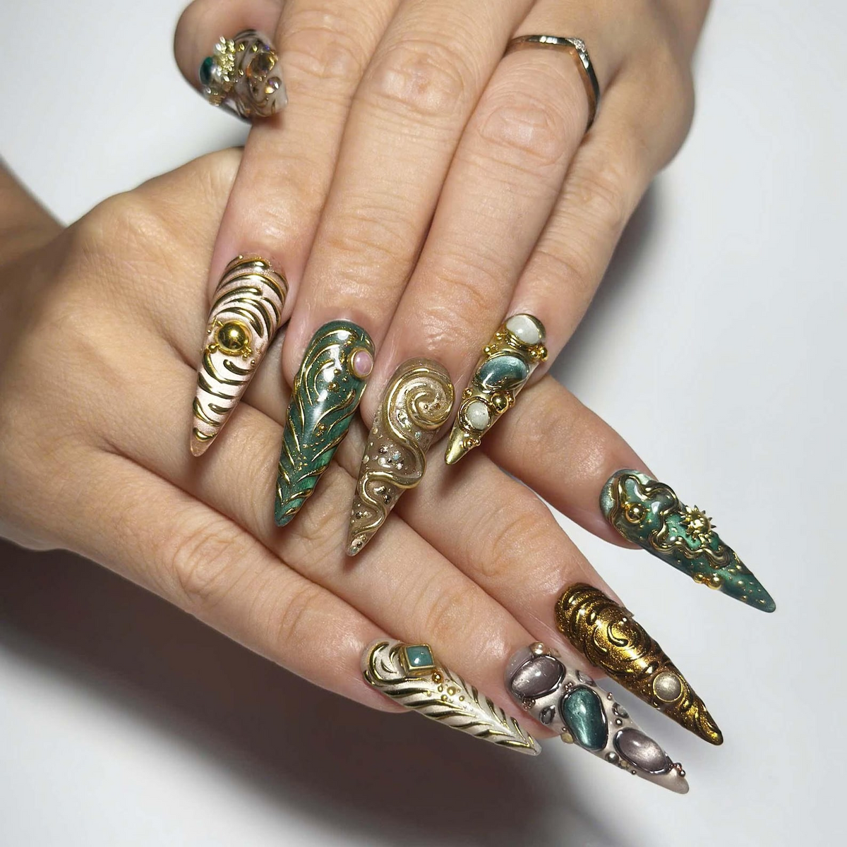 Emerald Jewelry Press On Nails | Gold Chrome Gemstone Nail Set | Ornate Baroque Fantasy Nails | Luxury Handmade Nails | OB457JG