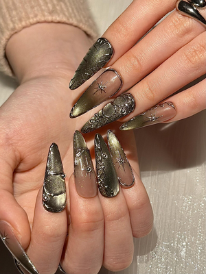 Gothic Celestial Press On Nails, Dark Cat Eye Galaxy Nails with Silver Stars, Edgy Ethereal Stiletto Nails with Metallic Charms, OC1289HC