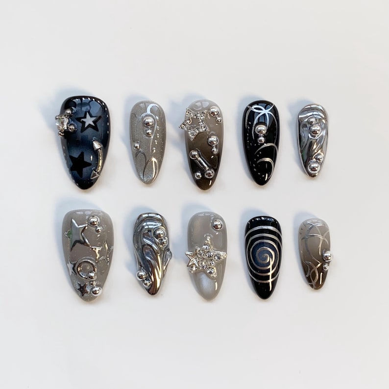 Black Star Silver Chrome Cat Eye Y2K Press On Nails