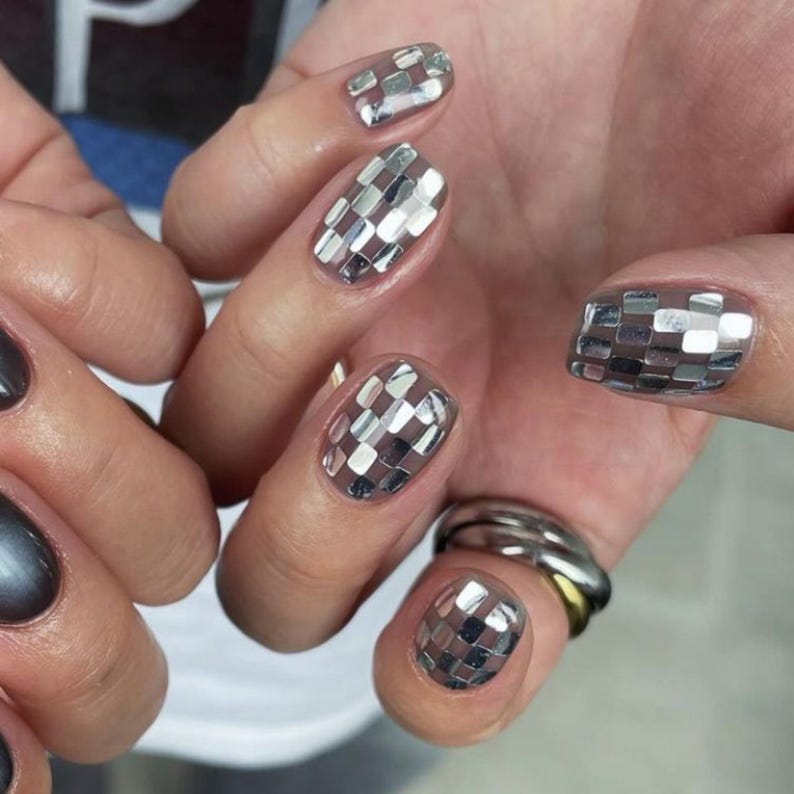 Silver Disco Chrome Press On Nails