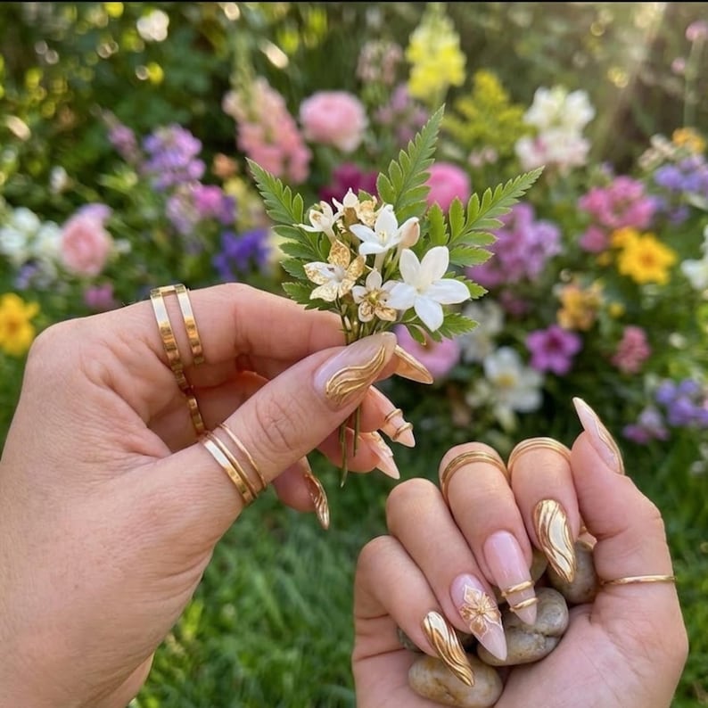 Golden Floral Luxe Press On Nails