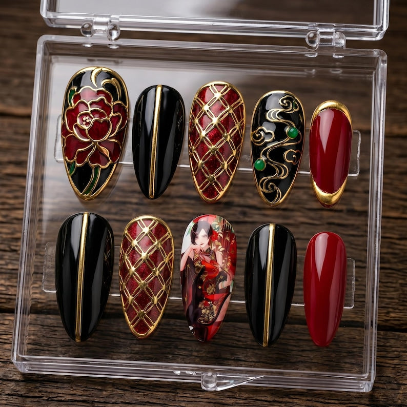 Luxury Golden Floral Press On Nails