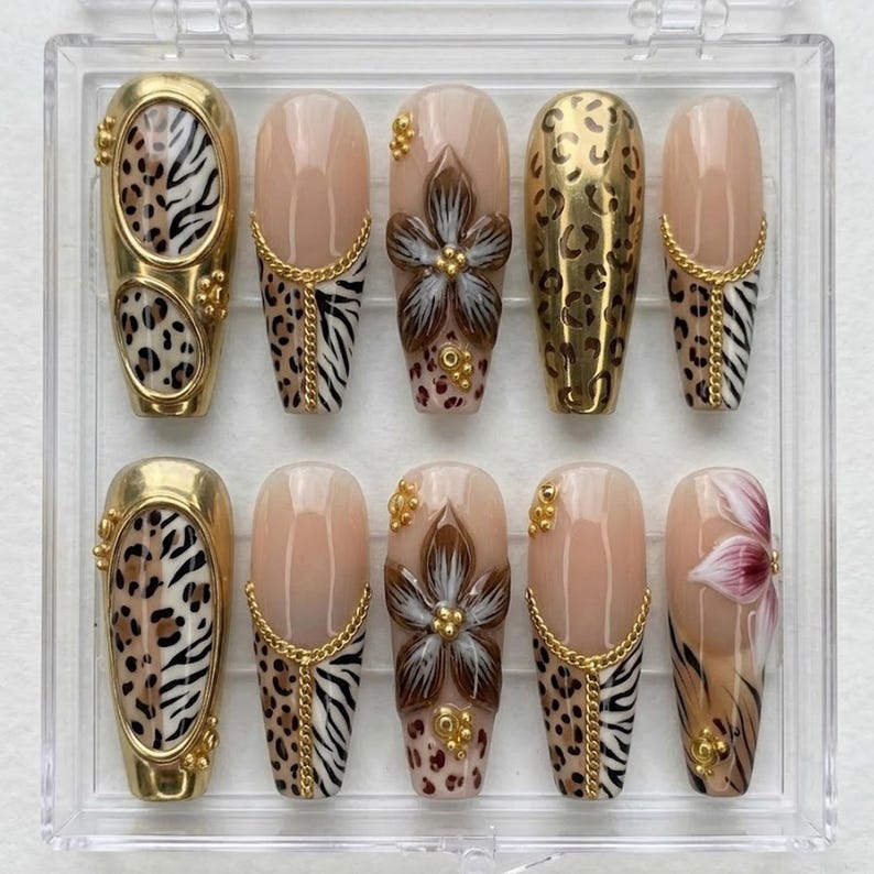 Cozy Arctic Wonderland Press On Nails