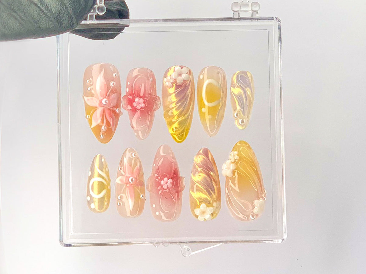 Floral Fantasy Press On Nails | Golden Elegance Fake nails| Chic Blossoms Nail Art | Pretty Petals Nail Charms | Wedding Nails | OC527YL